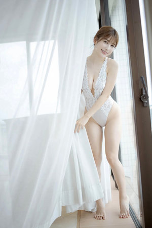 女沟厕撒尿toilet